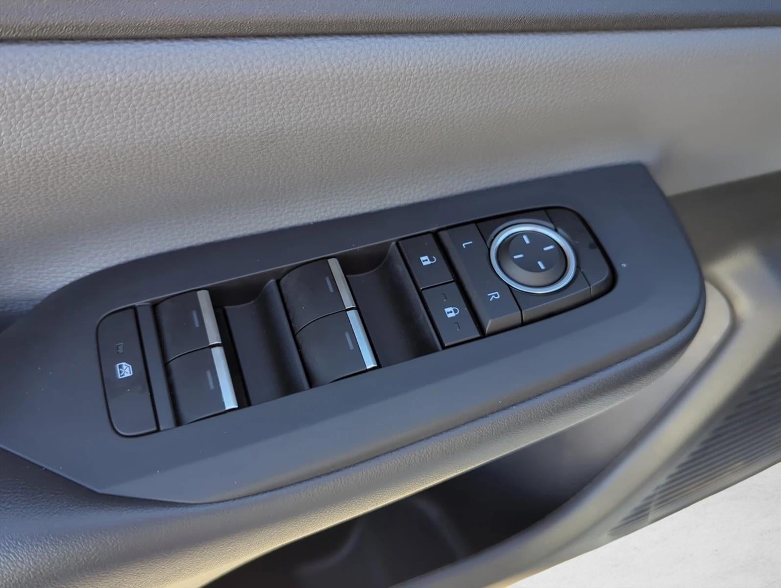 2025 Toyota Prius XLE (Natl)