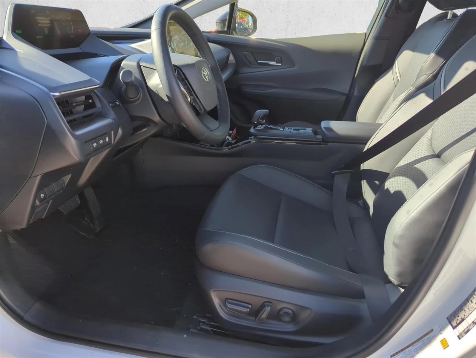 2025 Toyota Prius XLE (Natl)