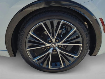 2025 Toyota Prius XLE (Natl)