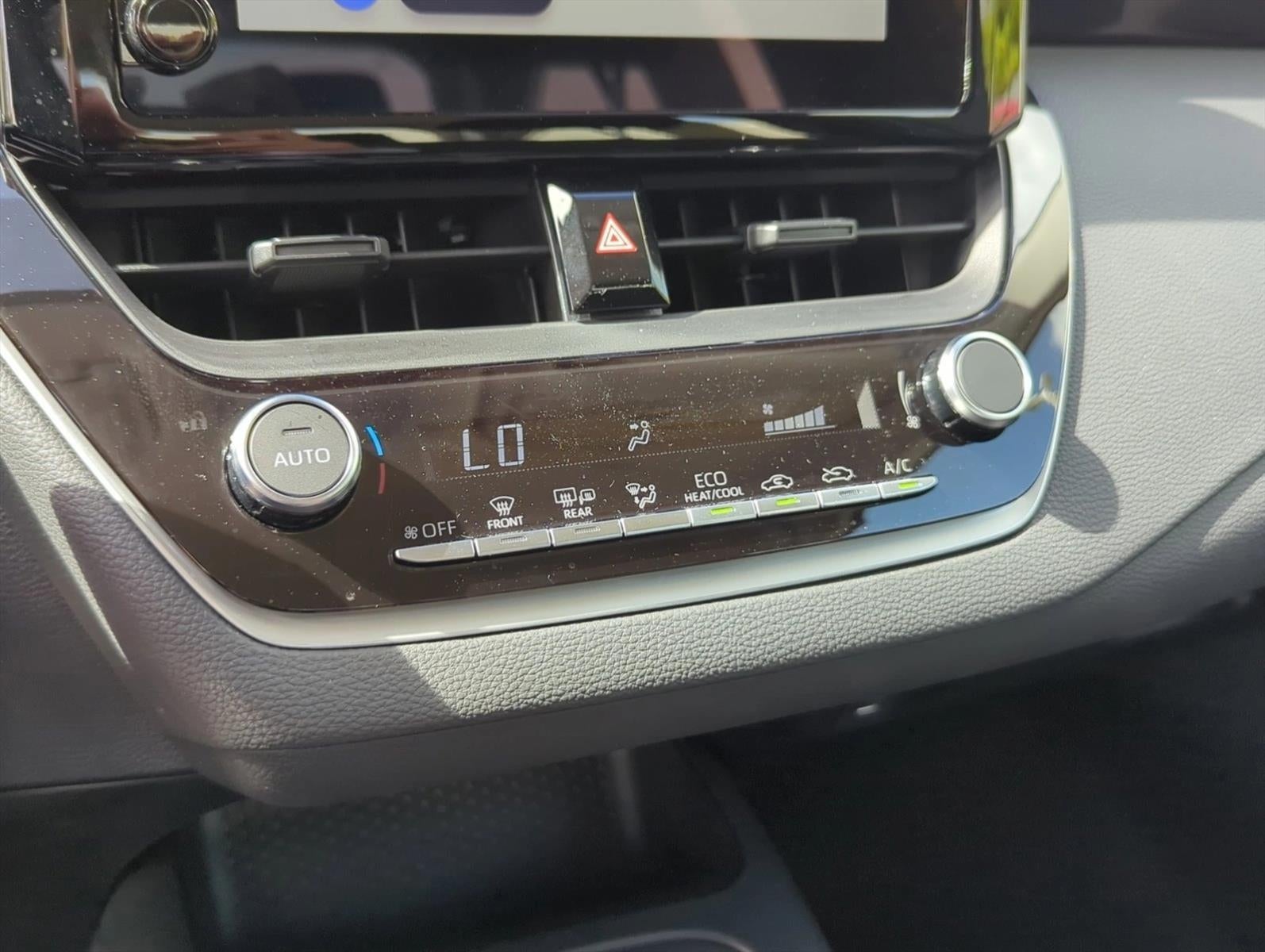 2026 Toyota Corolla Hybrid LE FWD (Natl)