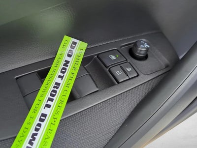 2026 Toyota Corolla Hybrid LE FWD (Natl)