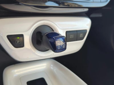 2017 Toyota Prius Three (GS)