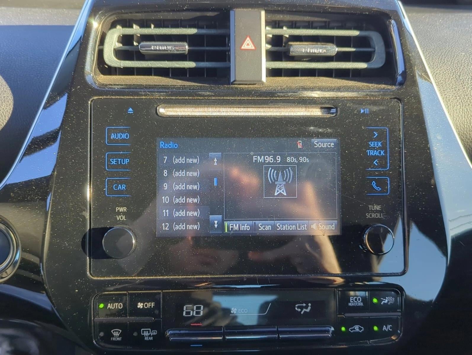 2017 Toyota Prius Two (SE)