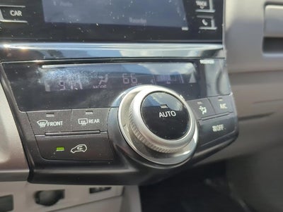 2017 Toyota Prius v Two (Natl)