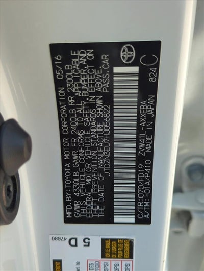 2017 Toyota Prius v Two (Natl)