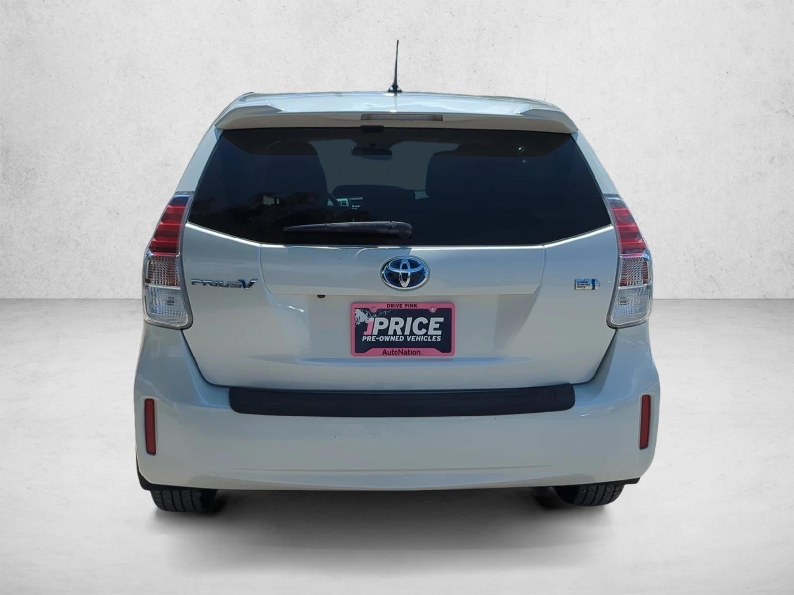 2017 Toyota Prius v Two (Natl)