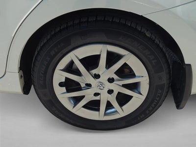 2017 Toyota Prius v Two (Natl)