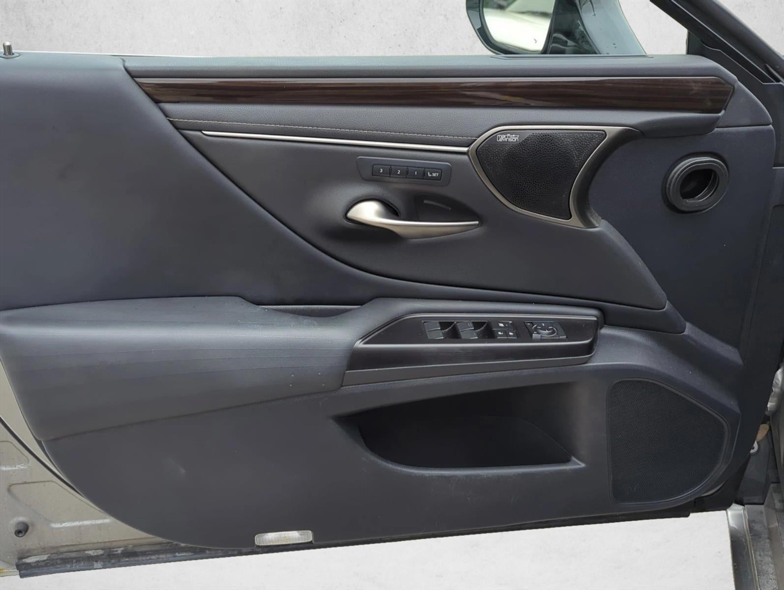 2019 Lexus ES 300h Luxury FWD