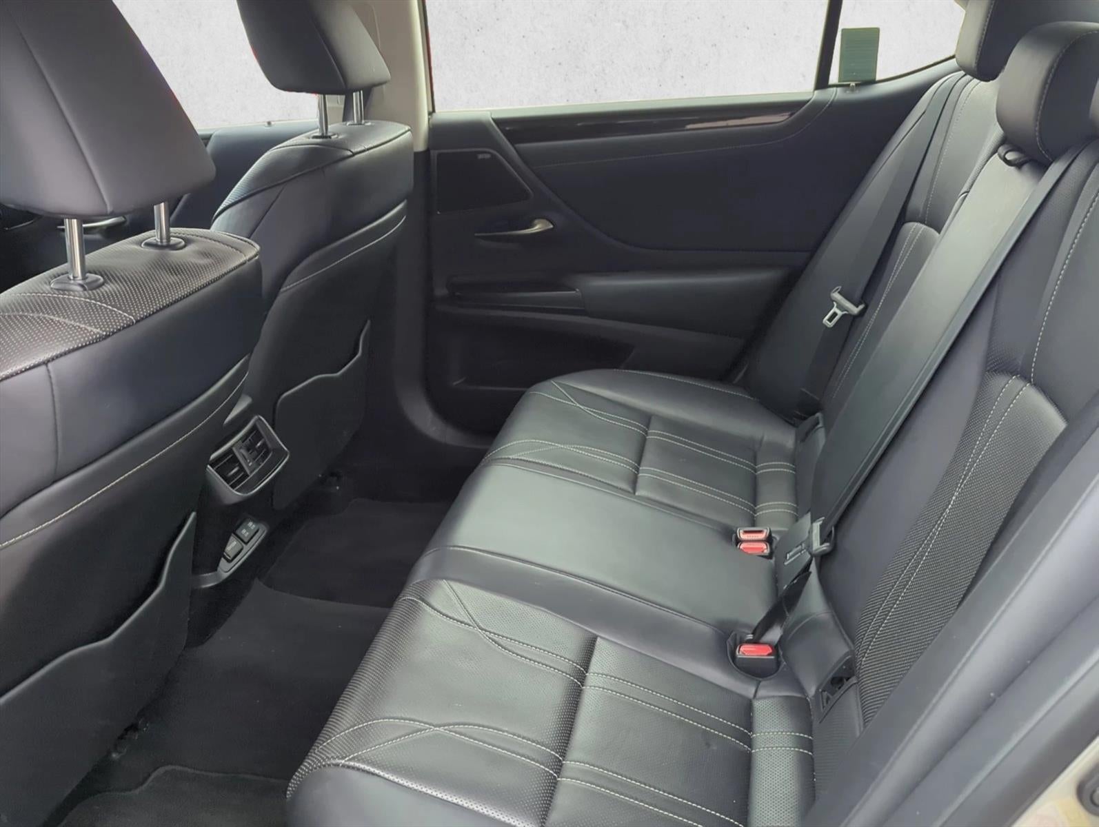 2019 Lexus ES 300h Luxury FWD