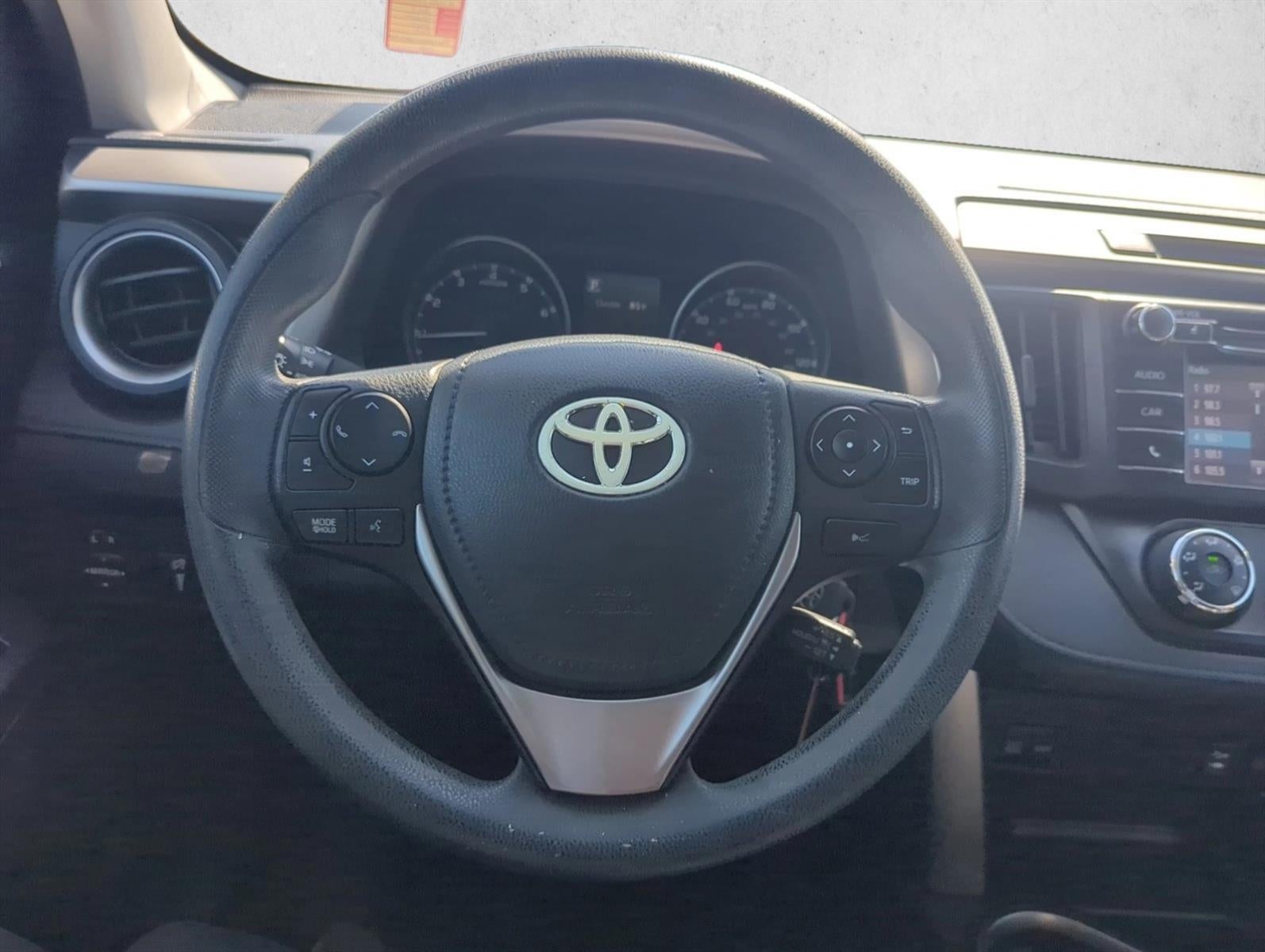 2017 Toyota RAV4 LE FWD (GS)
