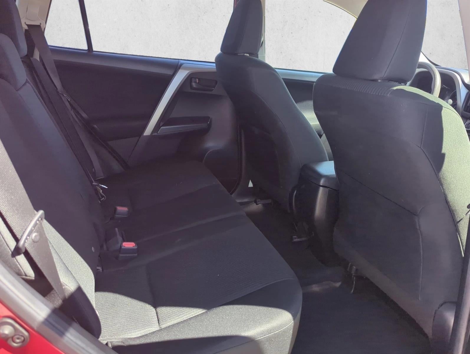 2017 Toyota RAV4 LE FWD (GS)