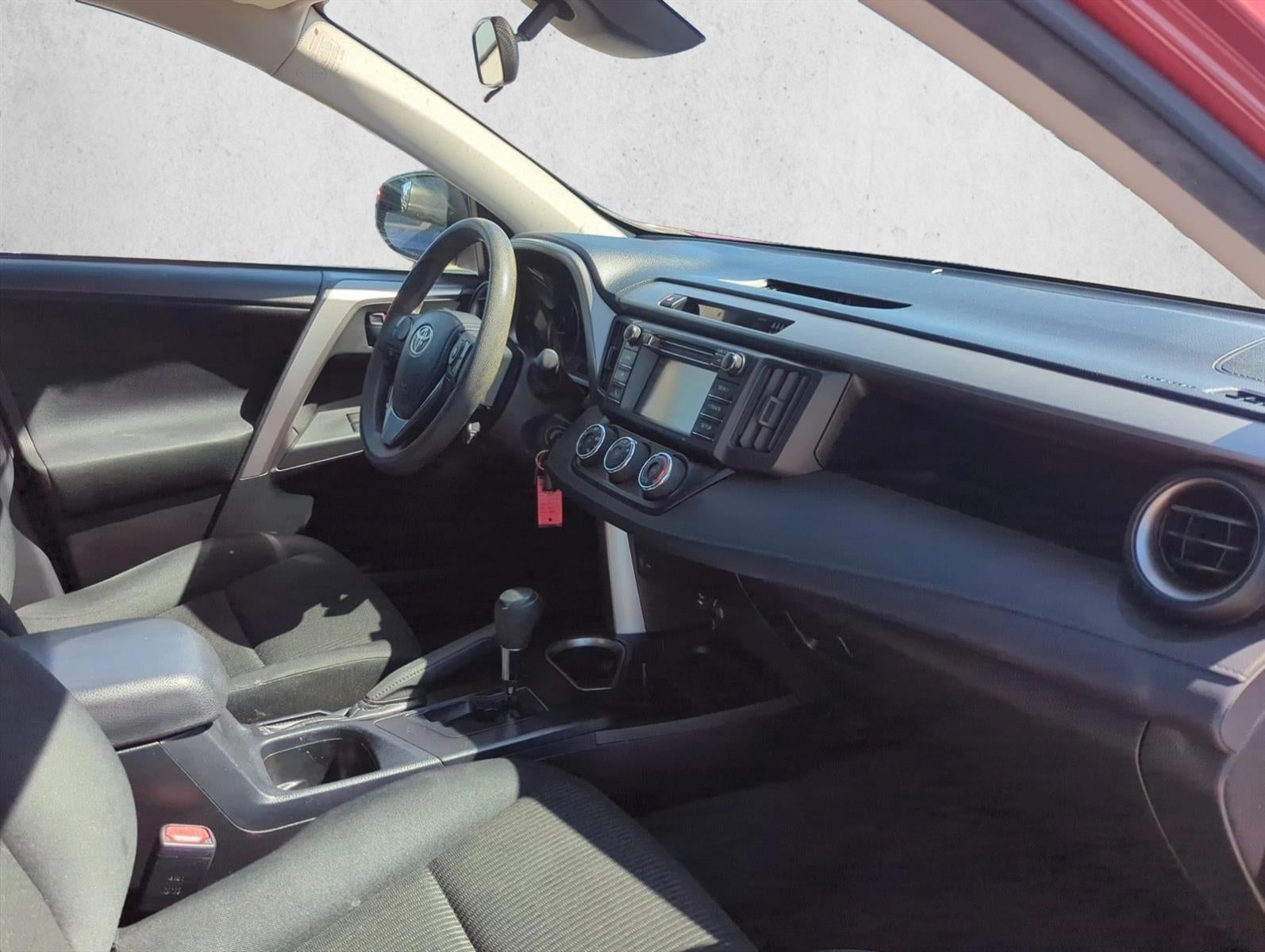 2017 Toyota RAV4 LE FWD (GS)