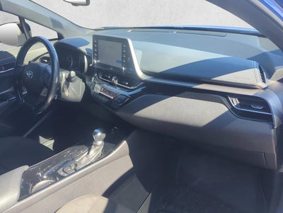2019 Toyota C-HR XLE FWD (Natl)