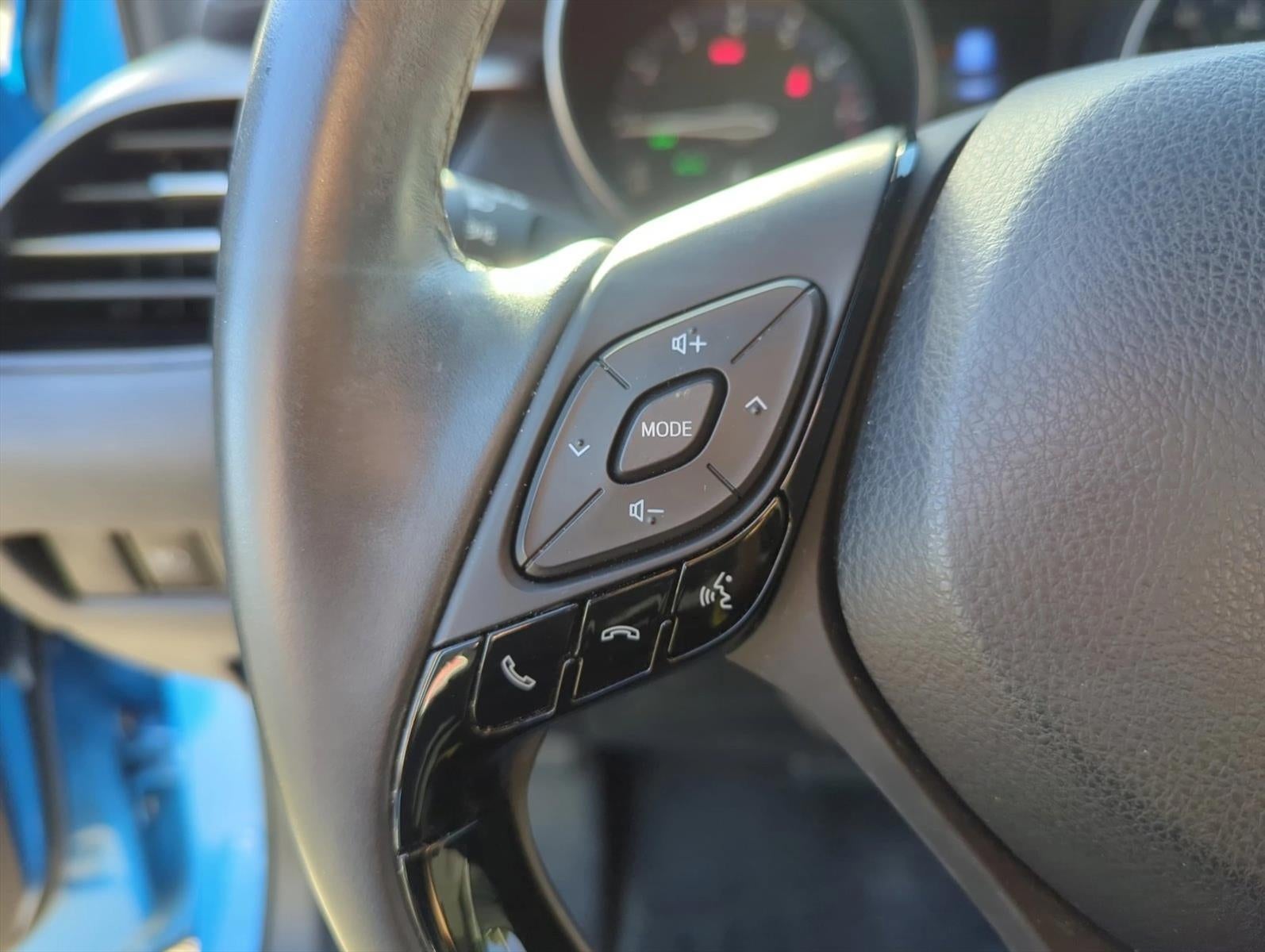 2019 Toyota C-HR XLE FWD (Natl)