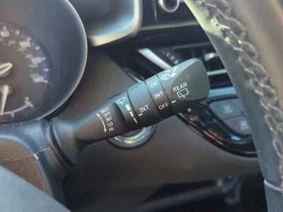 2019 Toyota C-HR XLE FWD (Natl)