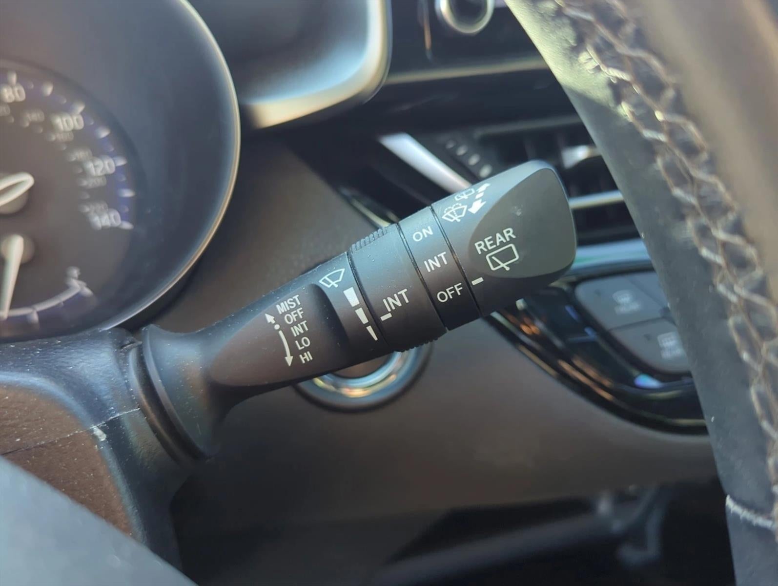 2019 Toyota C-HR XLE FWD (Natl)