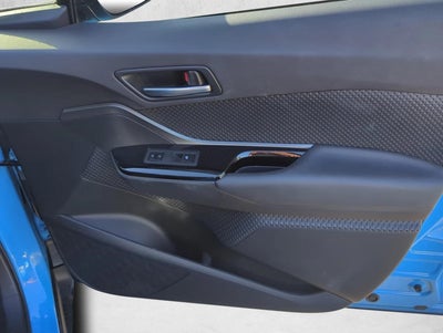 2019 Toyota C-HR XLE FWD (Natl)