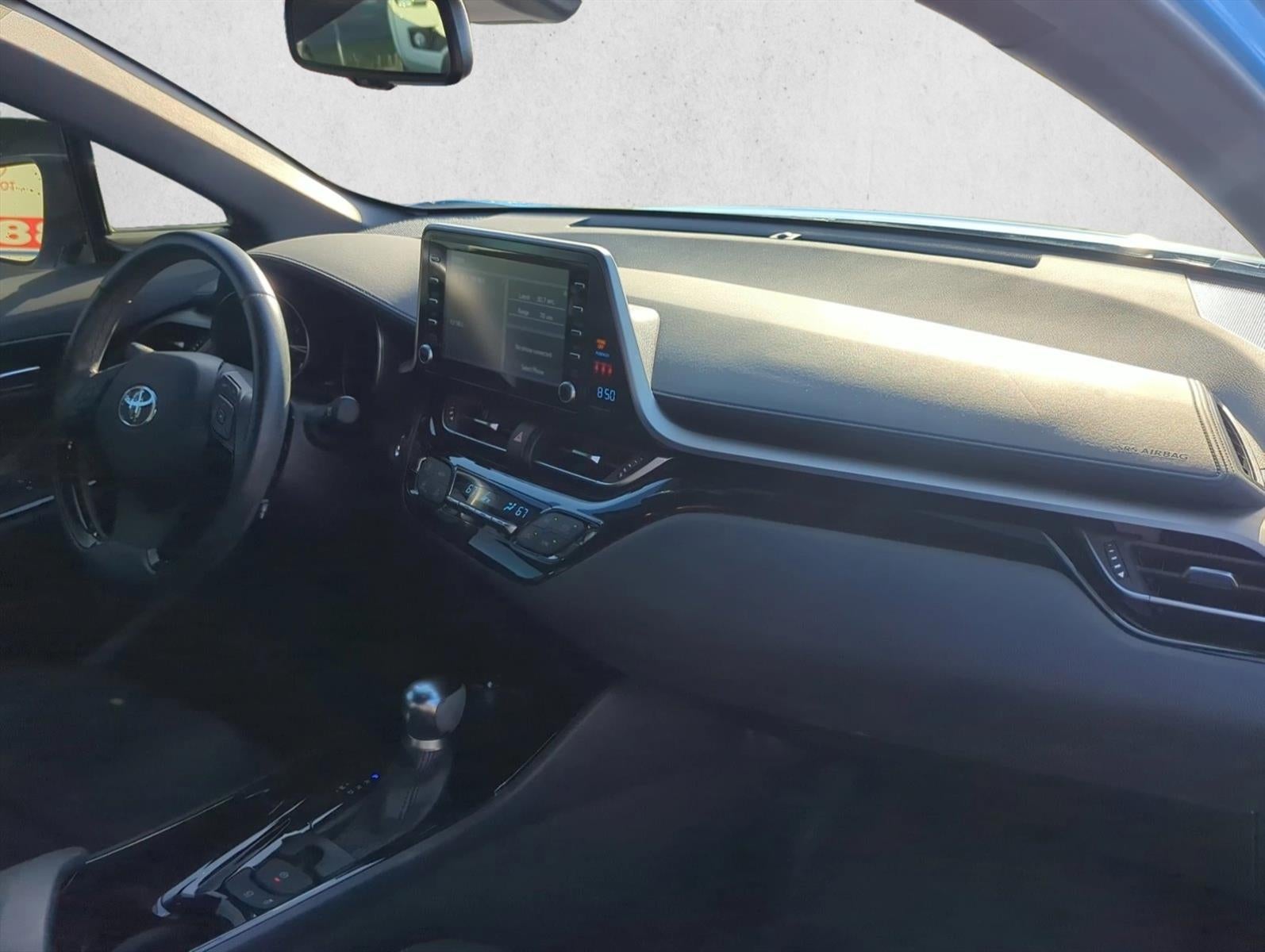 2019 Toyota C-HR XLE FWD (Natl)