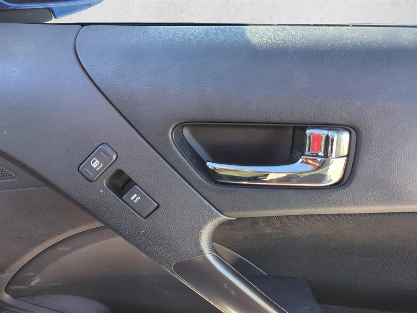 2011 Hyundai GENESIS Coupe 2dr 2.0T Auto Premium