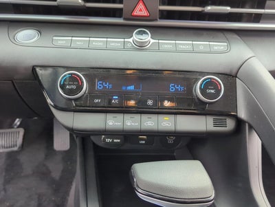 2024 Hyundai ELANTRA SEL IVT