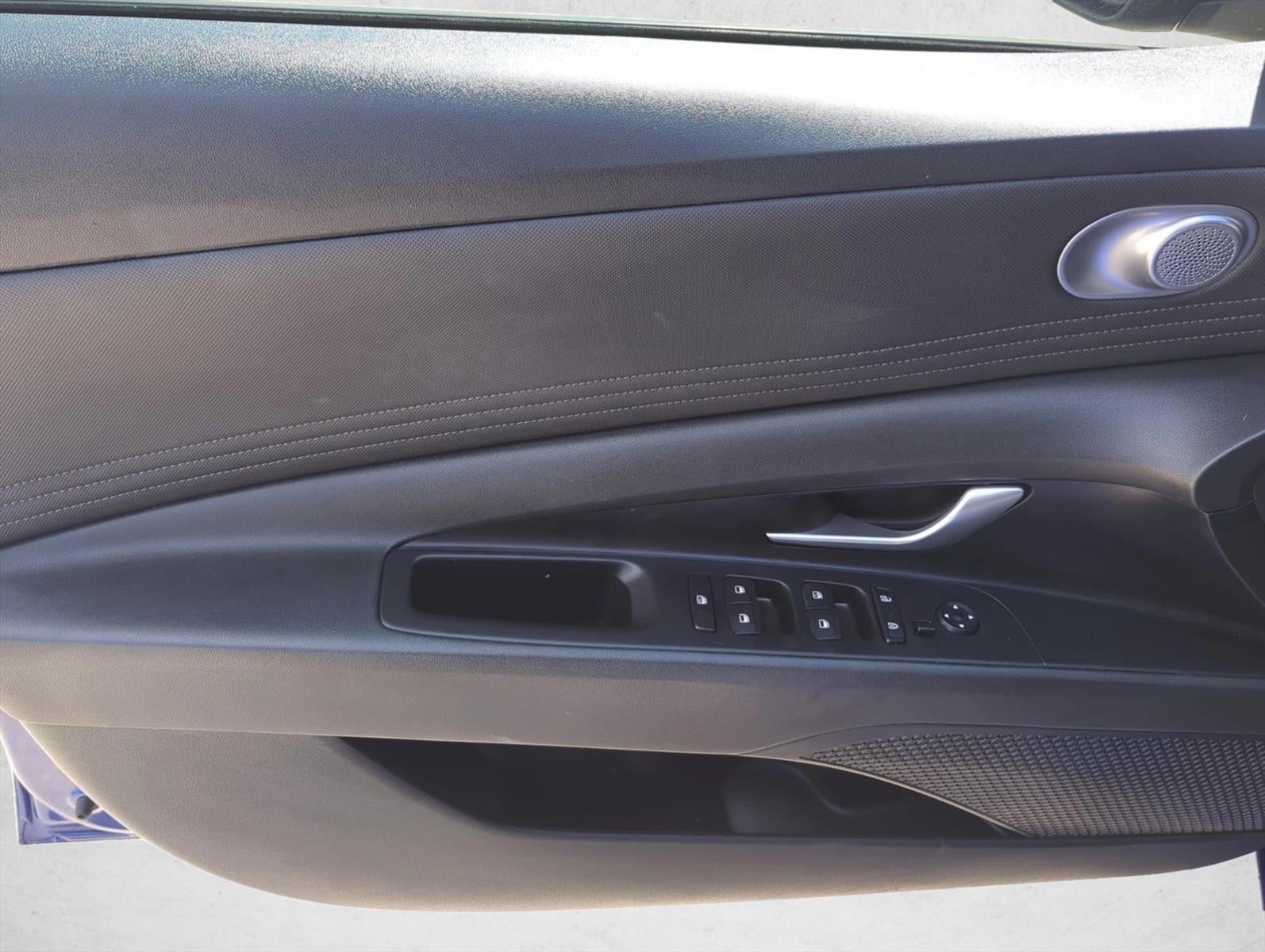 2023 Hyundai ELANTRA SEL IVT