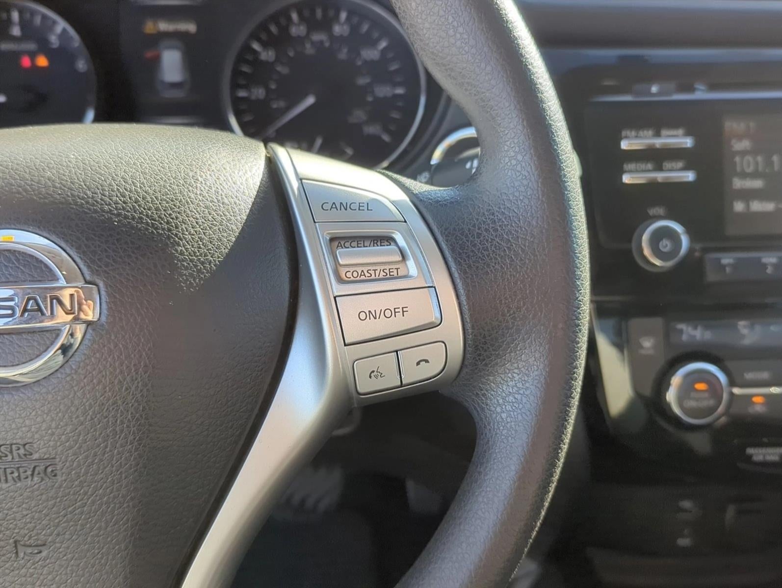 2016 Nissan Rogue FWD 4dr SV