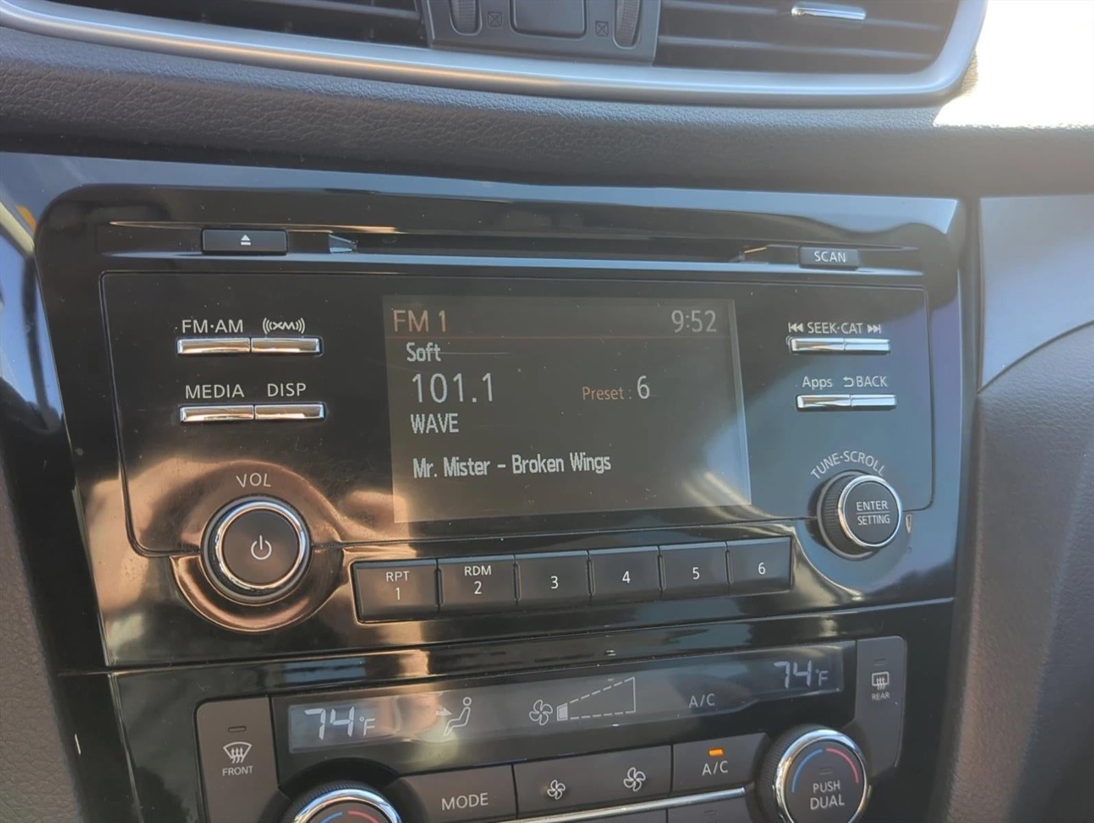 2016 Nissan Rogue FWD 4dr SV