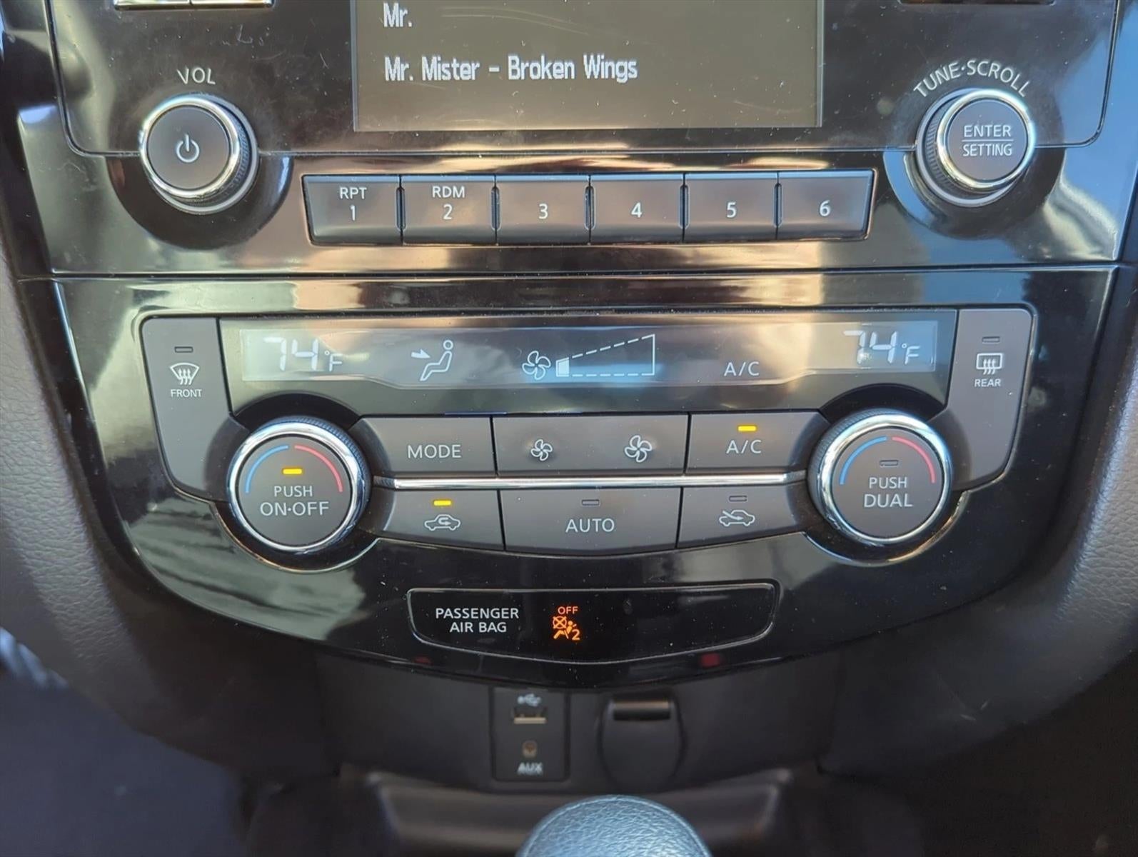 2016 Nissan Rogue FWD 4dr SV