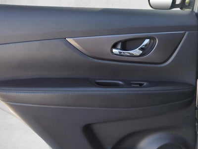 2016 Nissan Rogue FWD 4dr SV