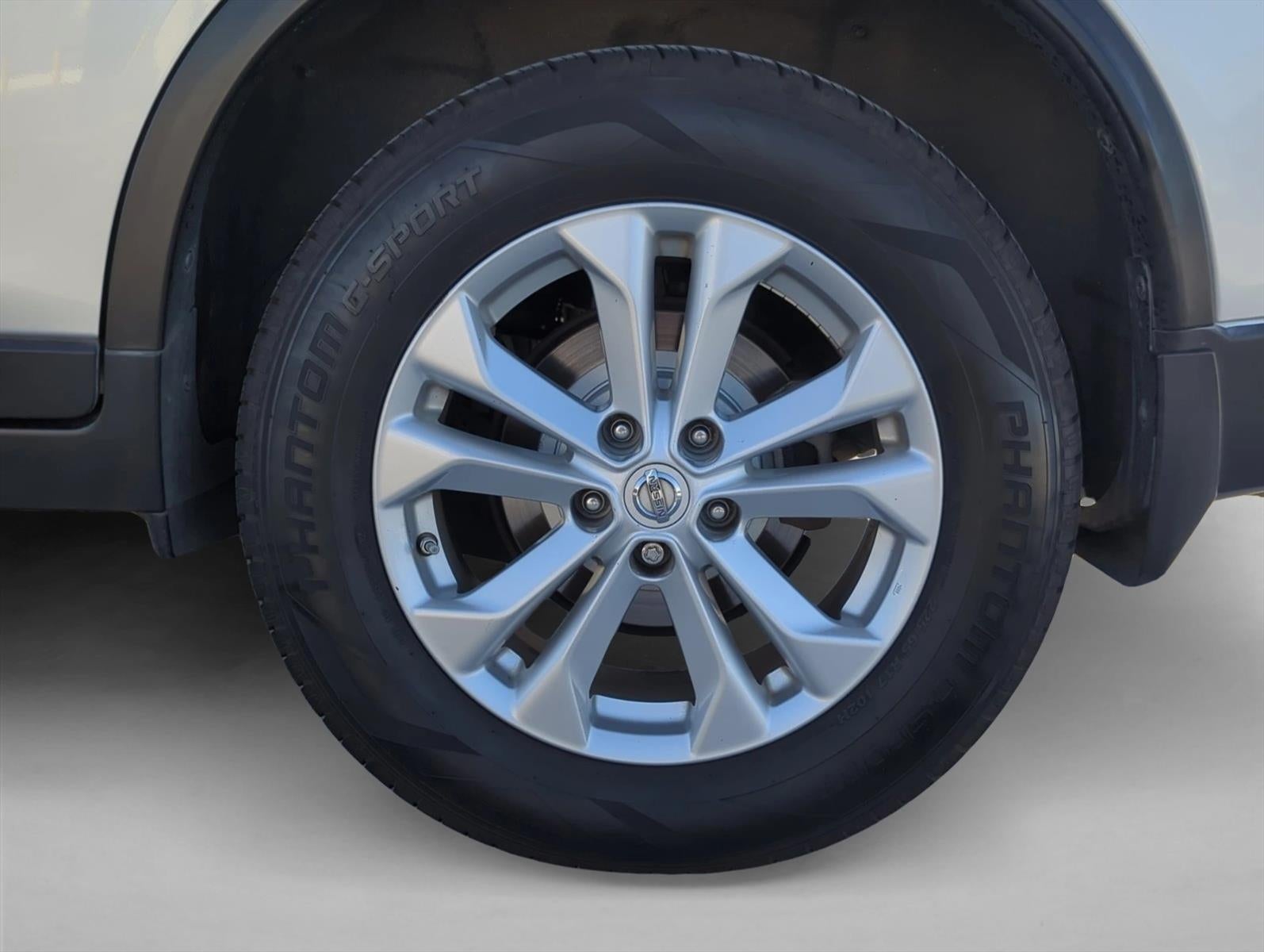 2016 Nissan Rogue FWD 4dr SV