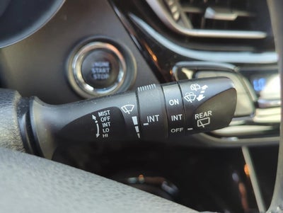 2019 Toyota C-HR XLE FWD (Natl)