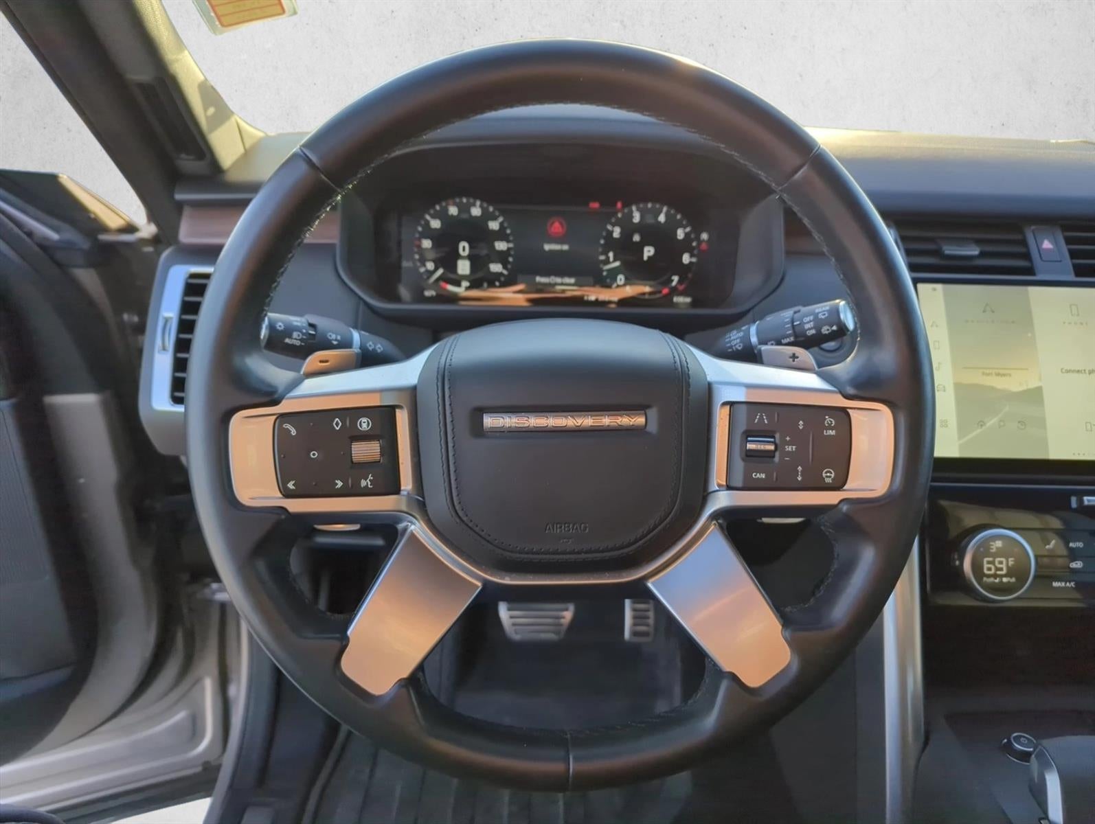 2024 Land Rover Discovery P360 Dynamic SE