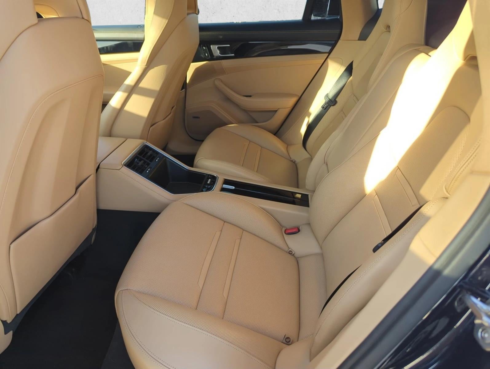 2018 Porsche Panamera 4 AWD