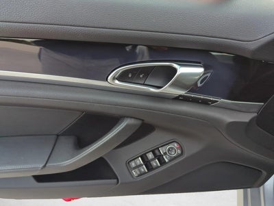 2015 Porsche Panamera 4dr HB