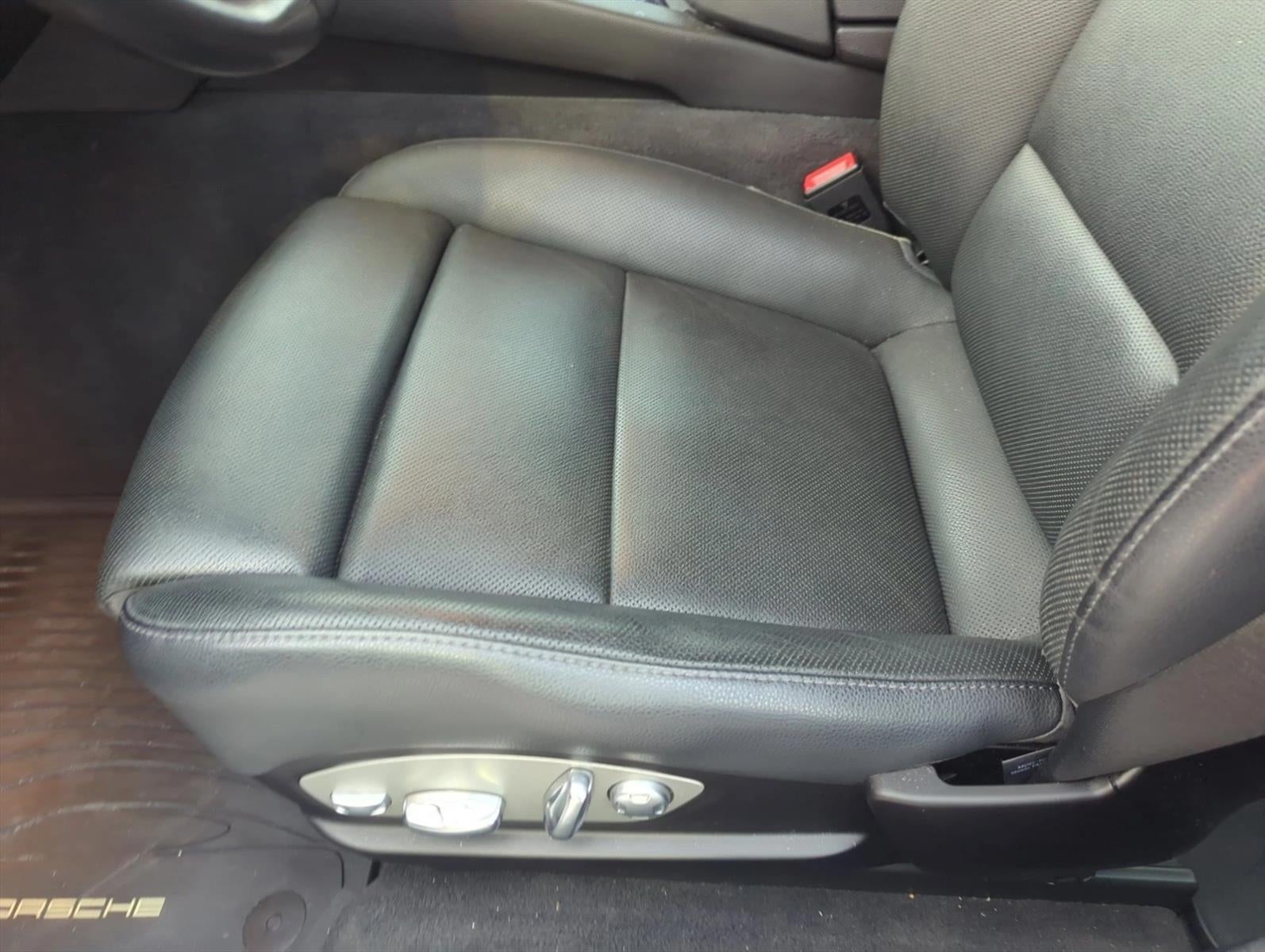 2015 Porsche Panamera 4dr HB