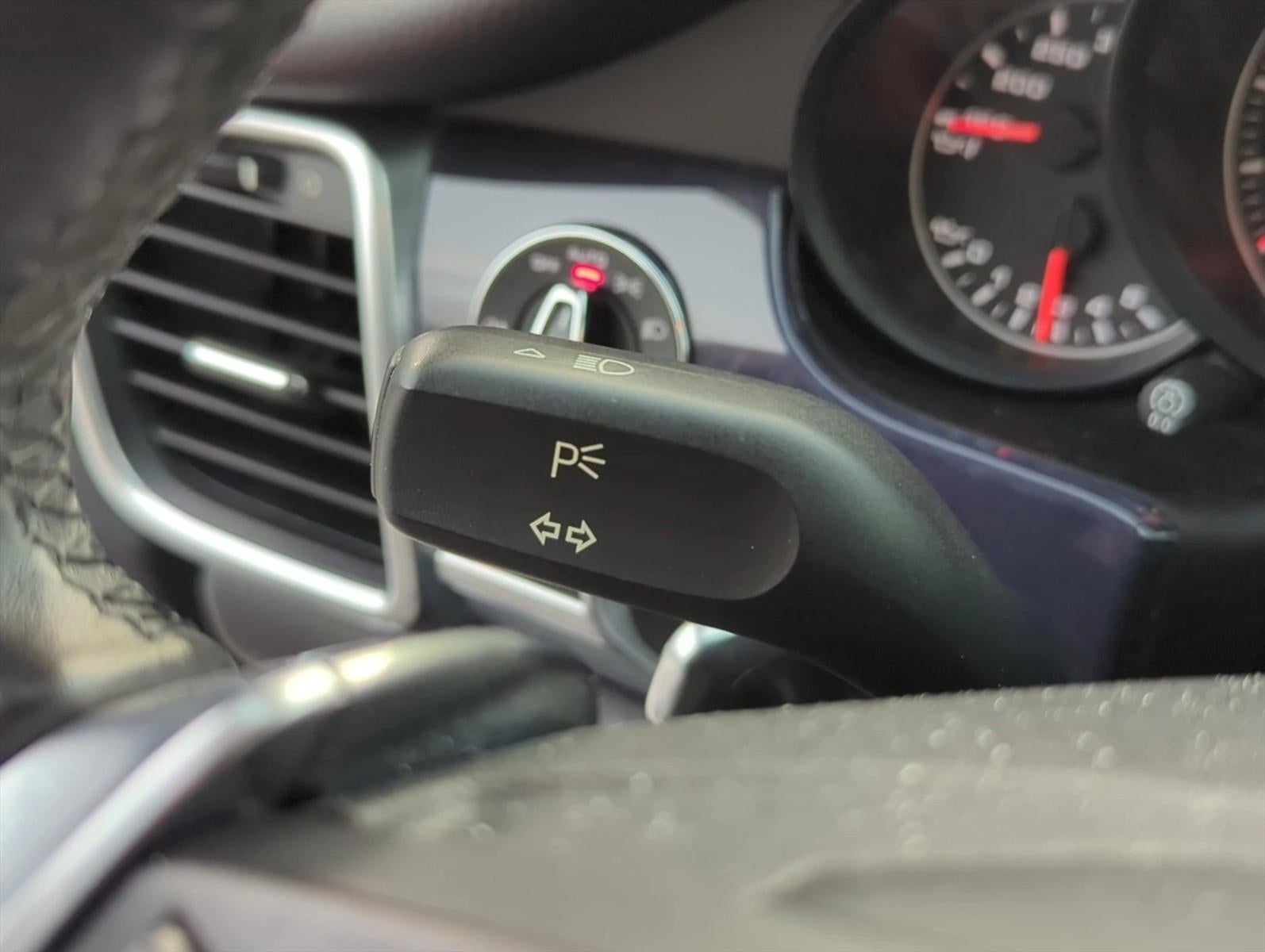 2015 Porsche Panamera 4dr HB