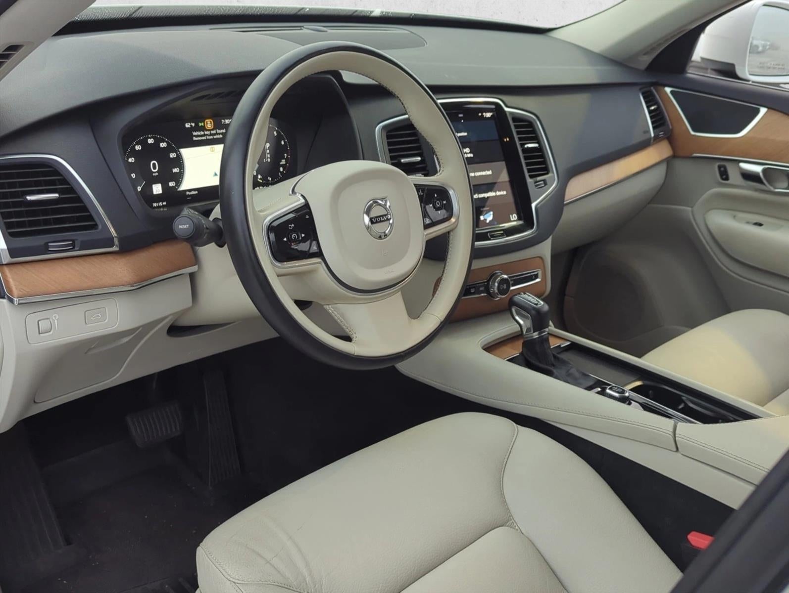 2022 Volvo XC90 T5 FWD Momentum 7P