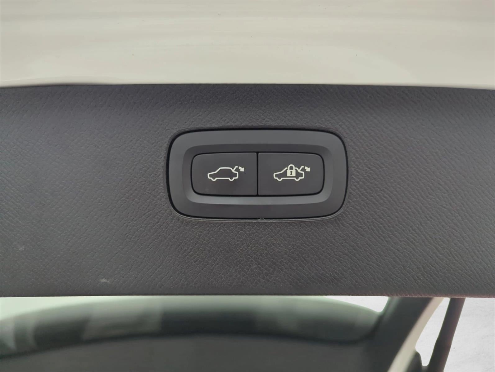 2022 Volvo XC90 T5 FWD Momentum 7P