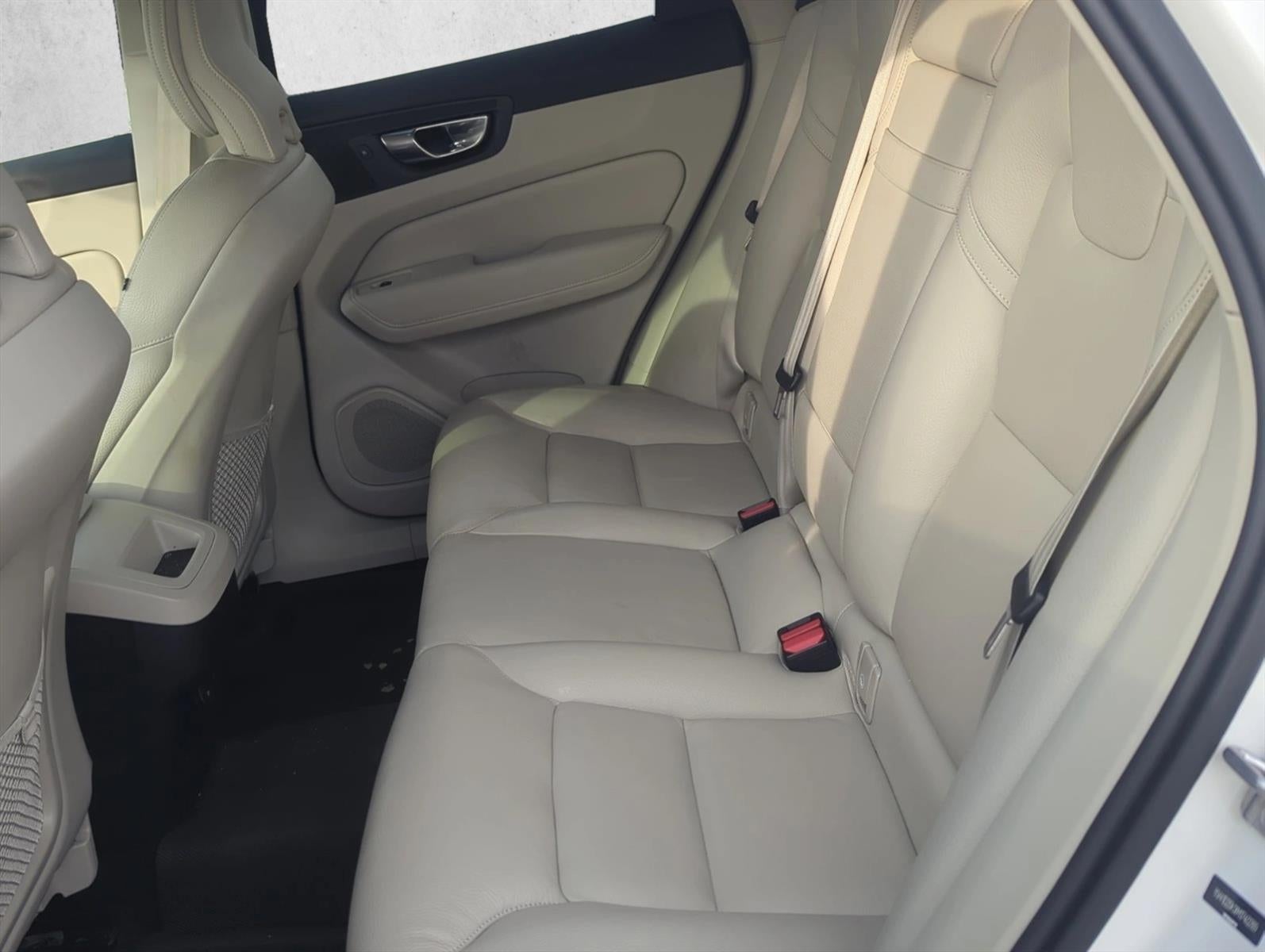 2021 Volvo XC60 T5 FWD Momentum