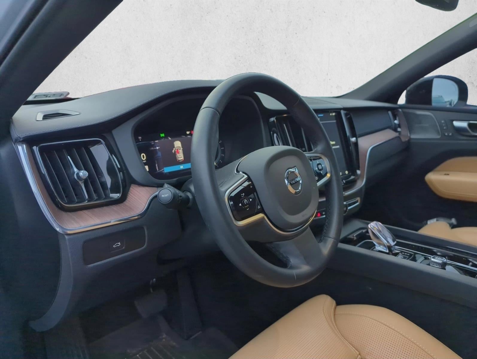 2025 Volvo XC60 B5 AWD Ultra