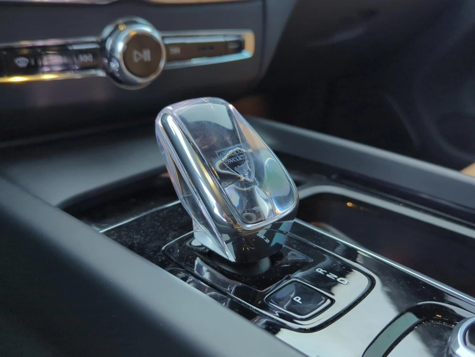 2025 Volvo XC60 B5 AWD Ultra