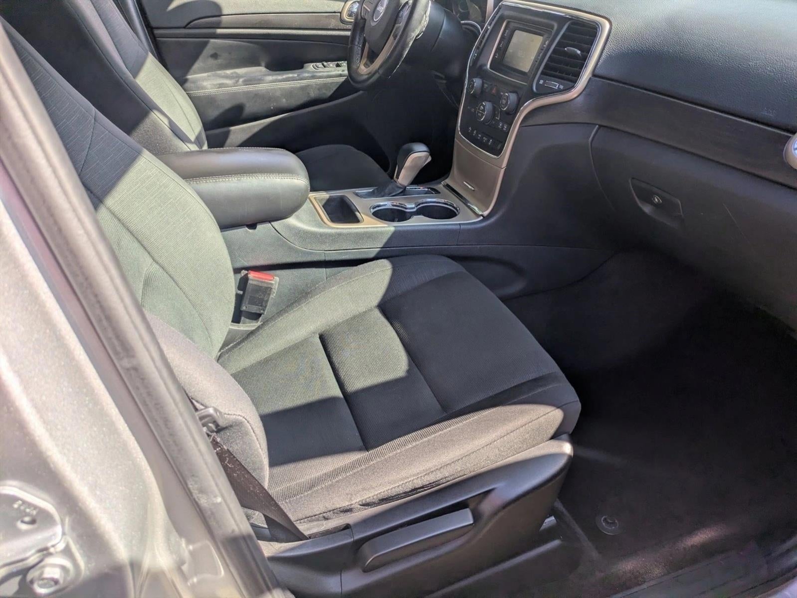 2017 Jeep Grand Cherokee Laredo 4x2