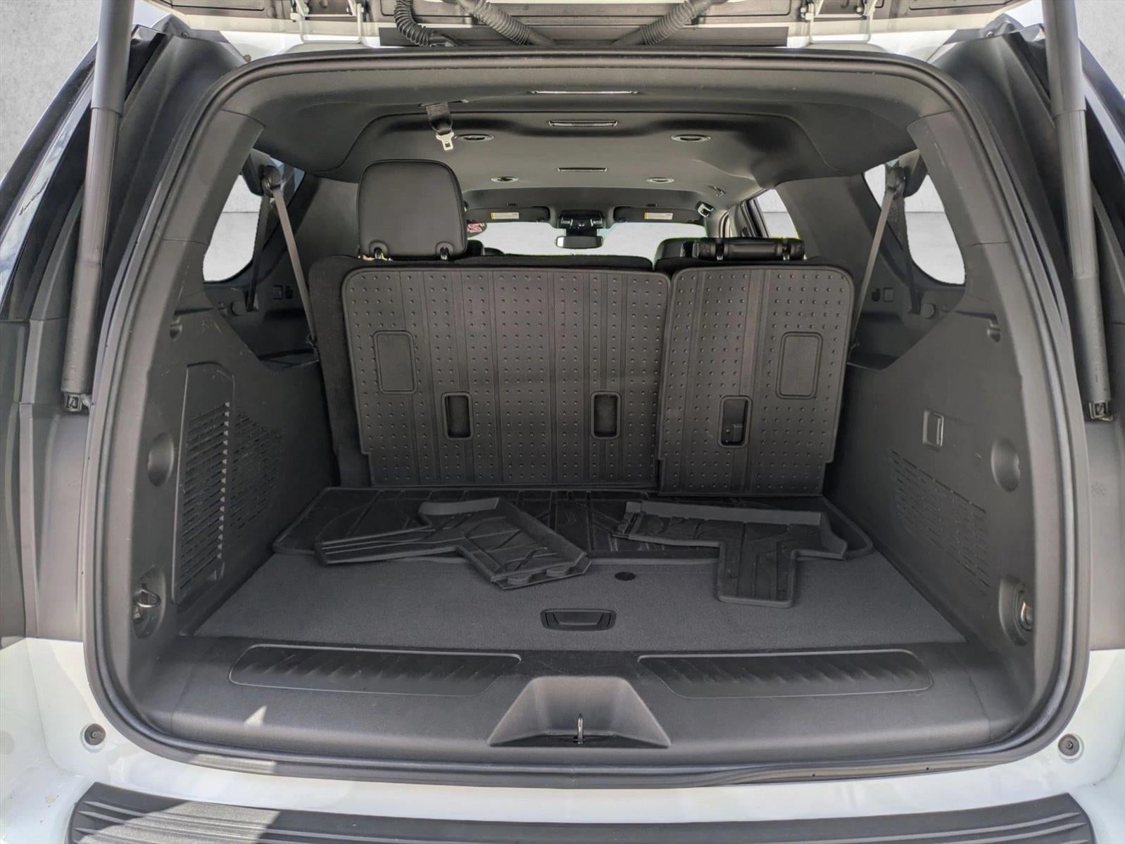 2024 Chevrolet Suburban 2WD LT