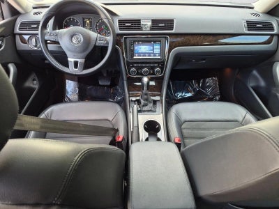 2015 Volkswagen Passat 4dr Sdn 1.8T Auto SEL Premium