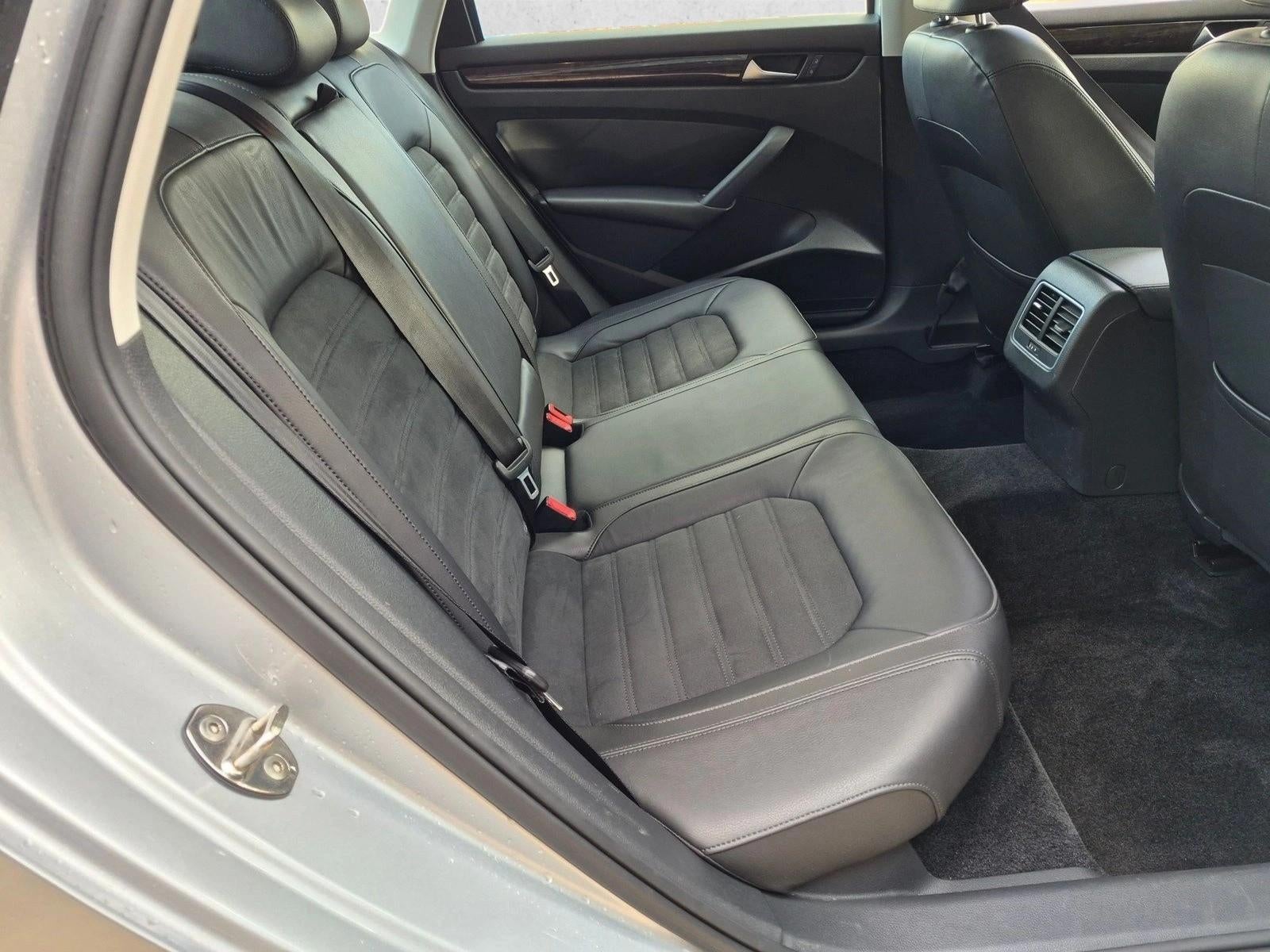 2015 Volkswagen Passat 4dr Sdn 1.8T Auto SEL Premium