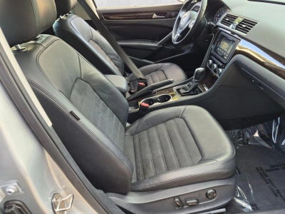 2015 Volkswagen Passat 4dr Sdn 1.8T Auto SEL Premium