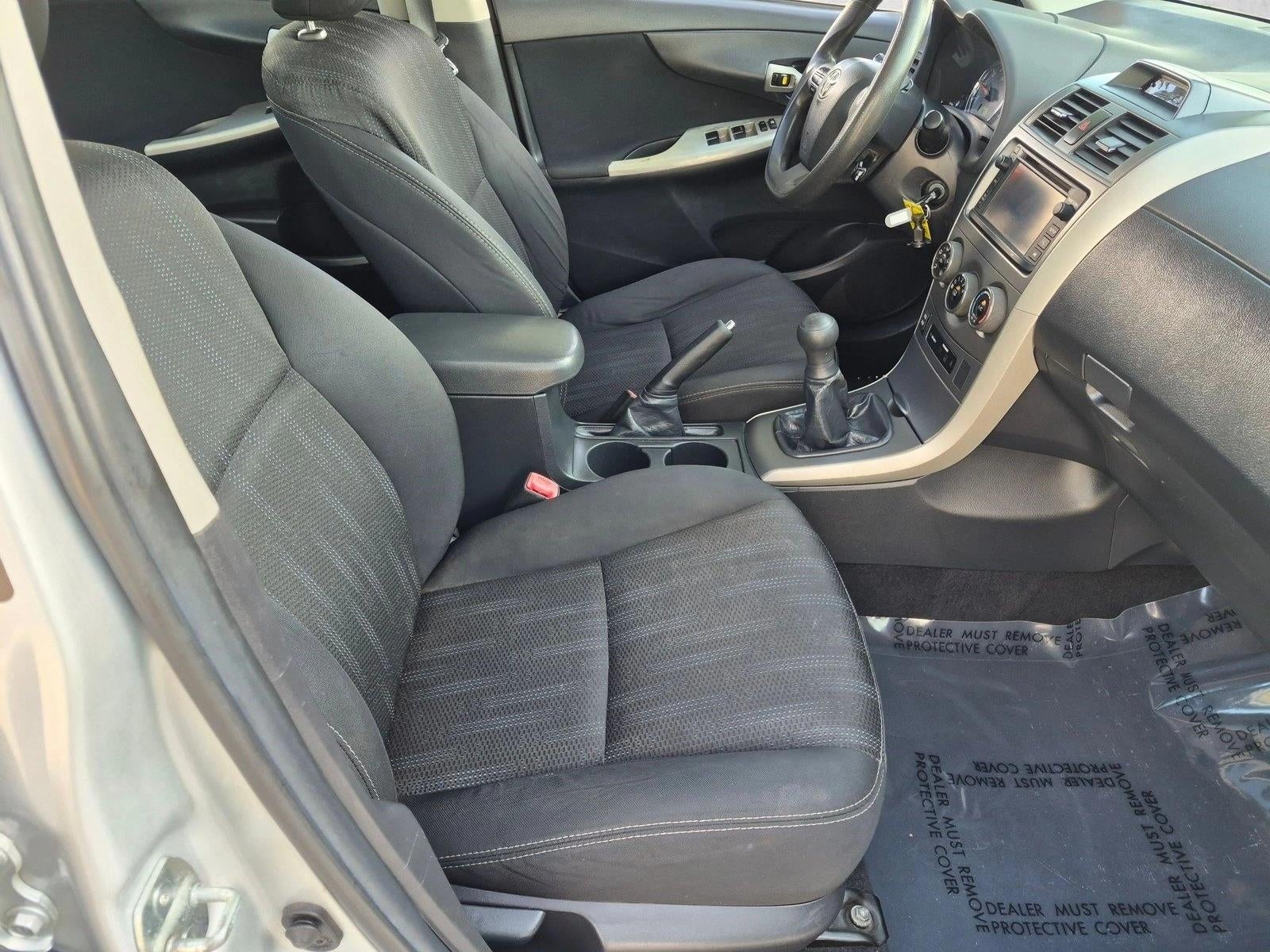 2013 Toyota Corolla 4dr Sdn Man S (Natl)