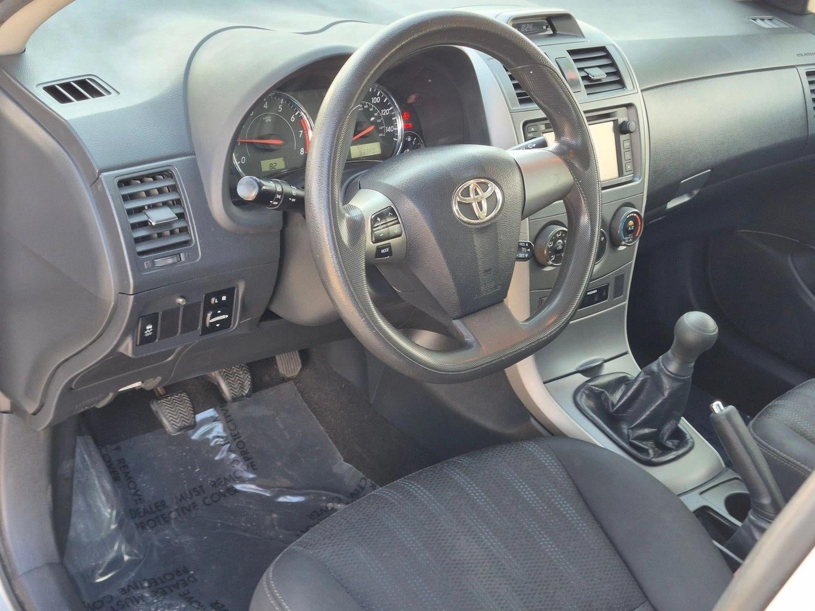 2013 Toyota Corolla 4dr Sdn Man S (Natl)