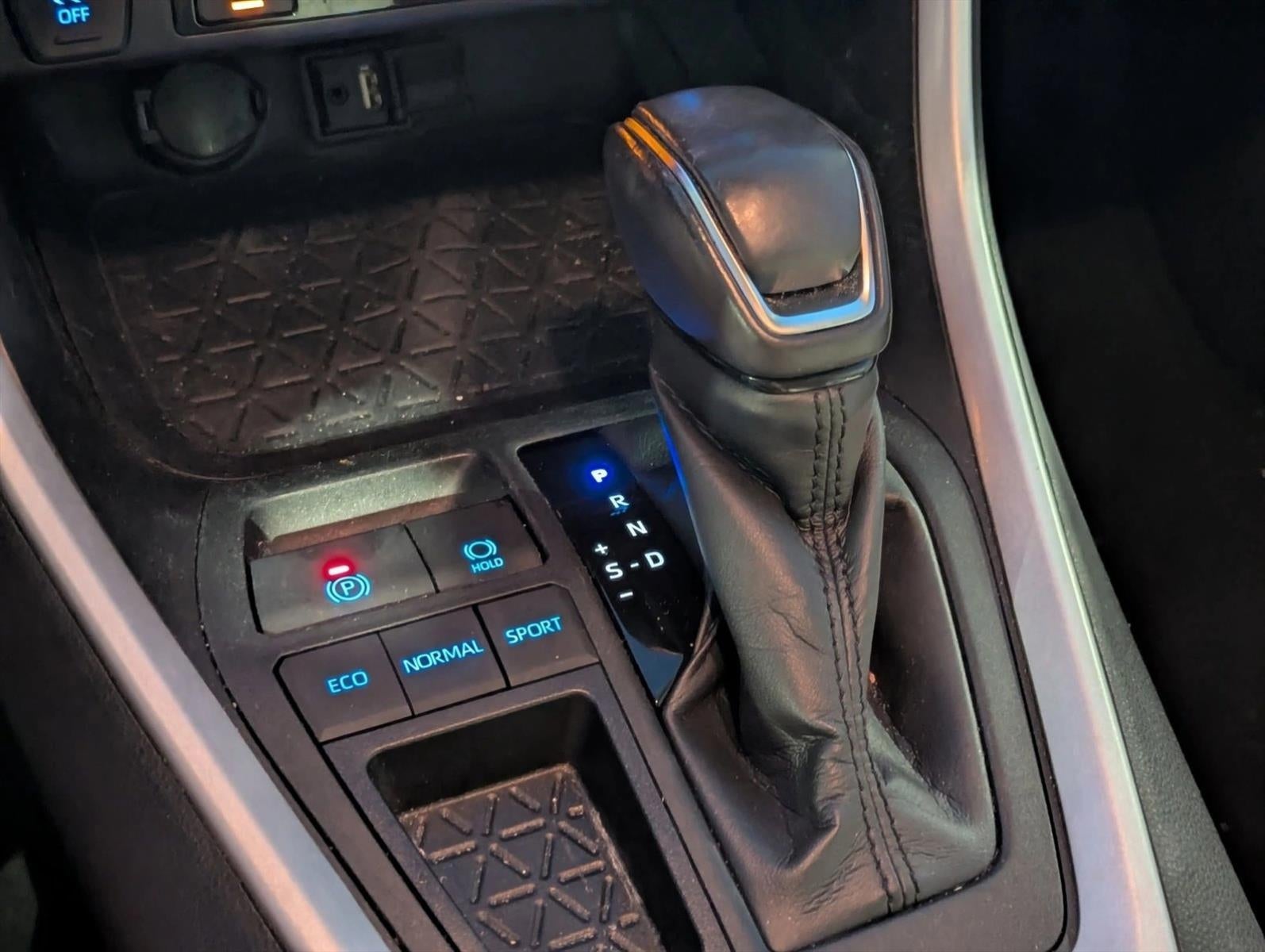 2019 Toyota RAV4 XLE Premium FWD (Natl)