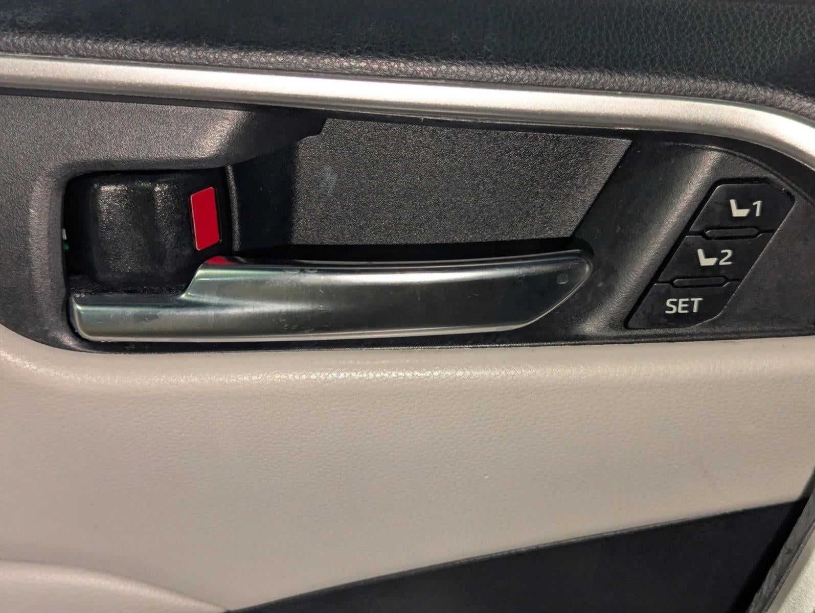 2019 Toyota RAV4 XLE Premium FWD (Natl)